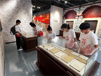 經(jīng)貿(mào)青年三下鄉(xiāng)：巡禮紅色印記，追憶崢嶸歲月