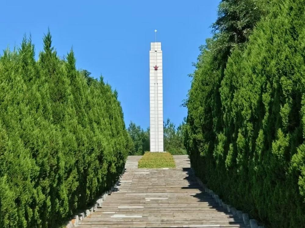 赴六安市大別山革命老區(qū)實(shí)踐小分隊(duì)三下鄉(xiāng)社會實(shí)踐