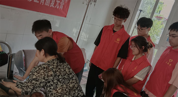 關(guān)愛老人健康，傳遞關(guān)懷之心