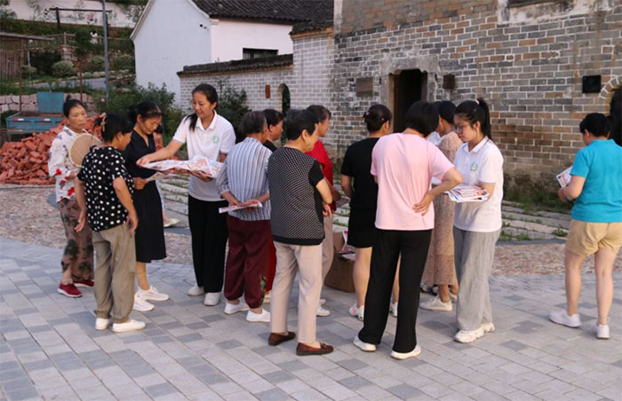 淮師學(xué)子三下鄉(xiāng)：讓法律走進生活，助力美好鄉(xiāng)村