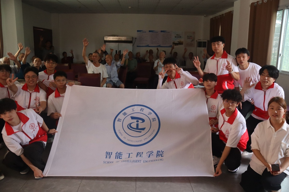 青春力量溫暖夕陽，三下鄉(xiāng)團隊走進敬老院傳遞關愛