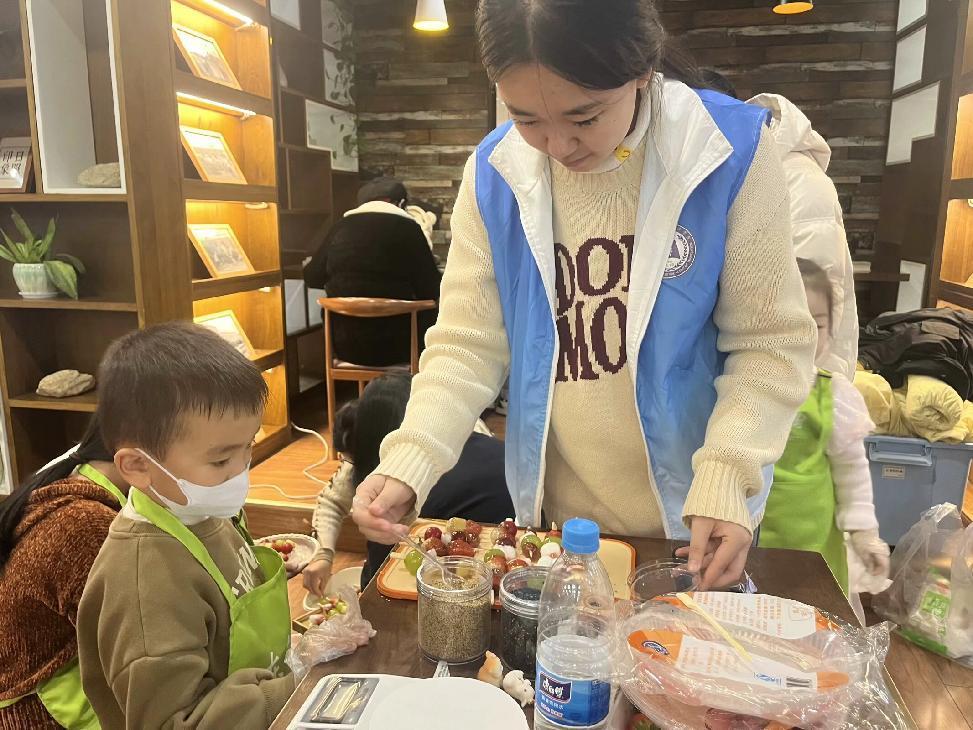 甜蜜“串”播文化，樂享童趣“食”光