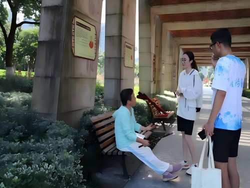 河海大學(xué)幸福河湖建設(shè)調(diào)研團(tuán)公園采訪活動