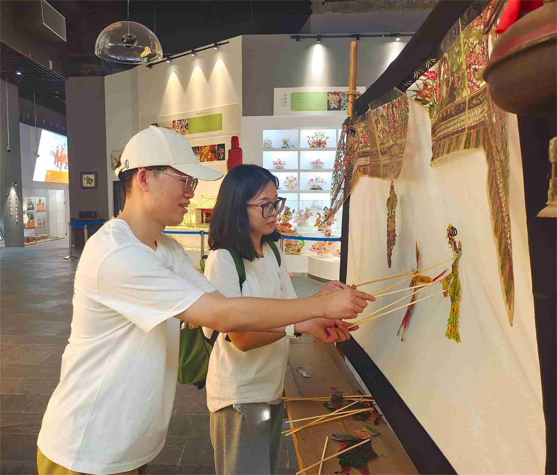 尋皮影千年手藝，賡民族歷史文脈