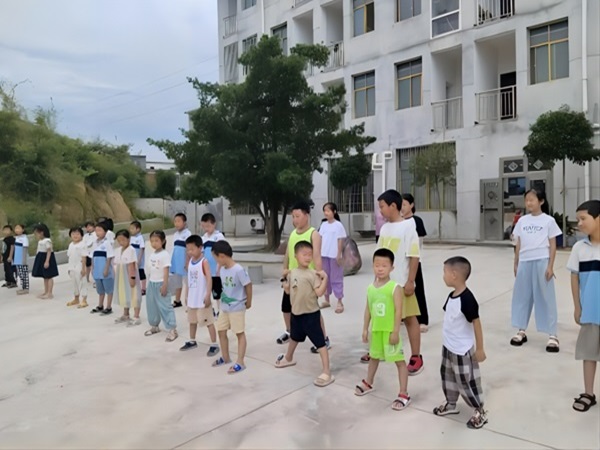 與身體對話，與健康同行——武昌理工學院“青春筑夢”志愿服務(wù)隊開展八段錦教學課程
