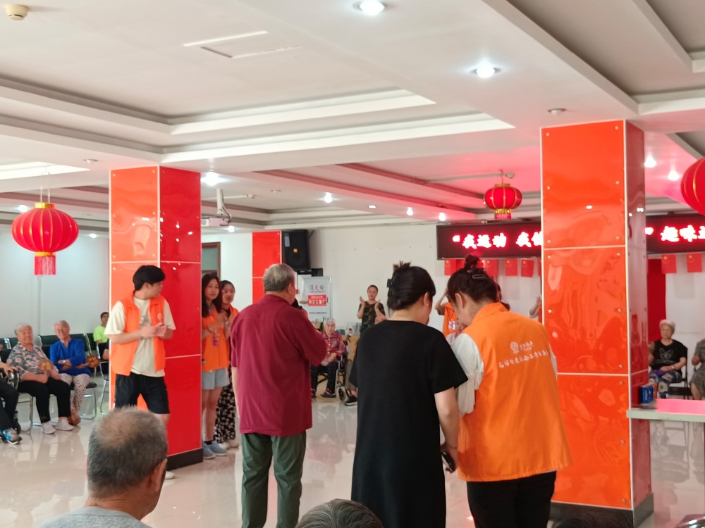 貴大學(xué)子三下鄉(xiāng)：凝聚社會(huì)力量，共繪最美夕陽(yáng)