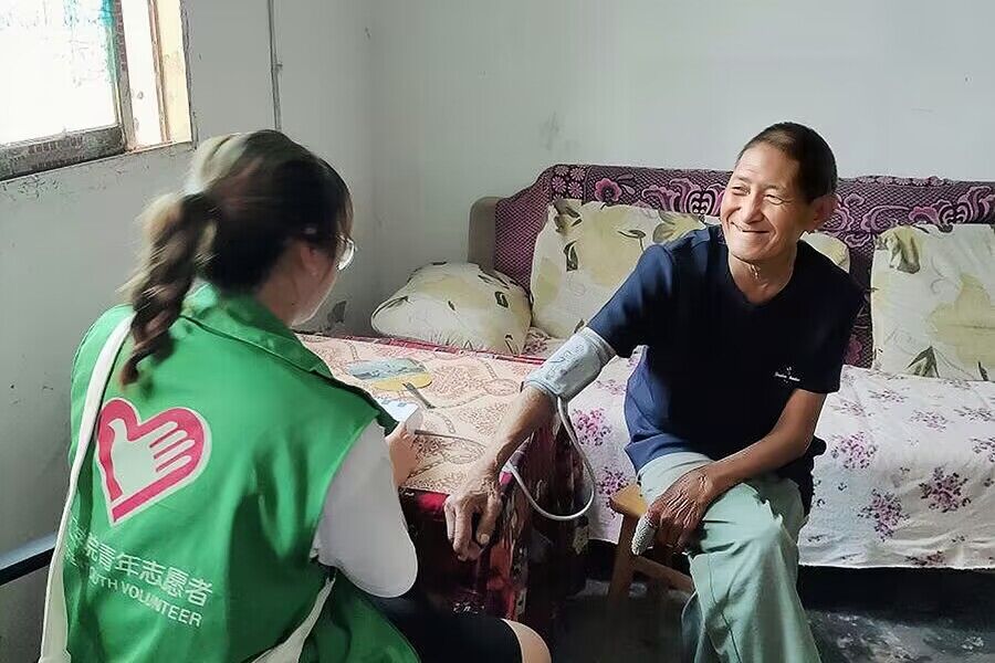 銅院學(xué)子三下鄉(xiāng)：心系尖巖振興，助力希望工程