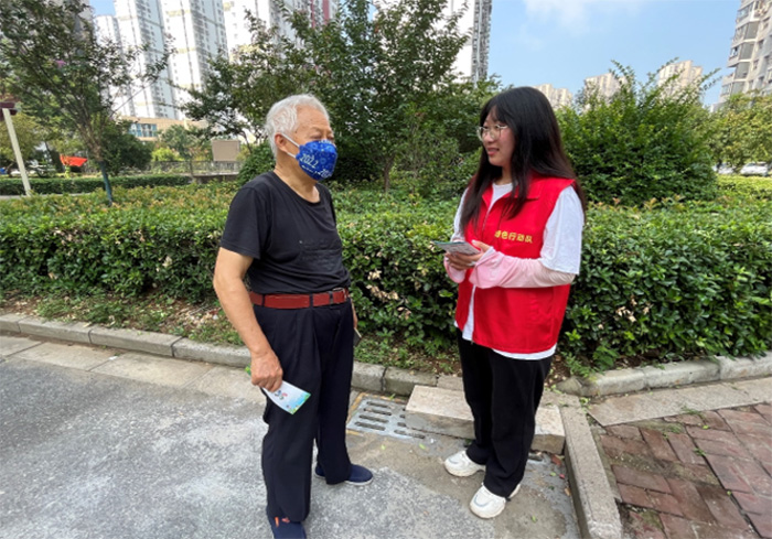 徐工學(xué)子暑期社會實踐：垃圾分類，青春助力