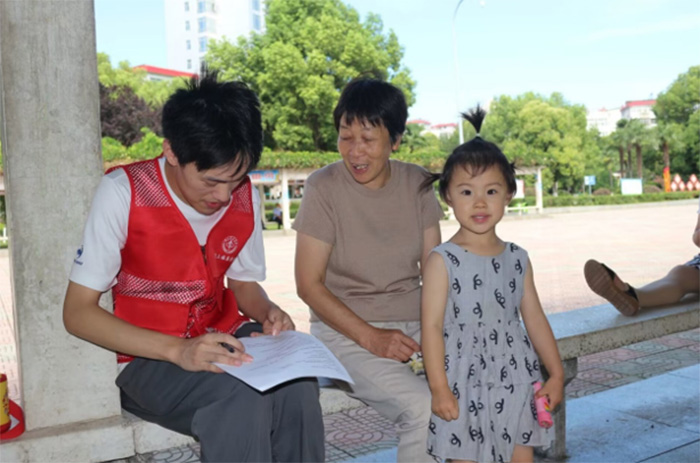 精準(zhǔn)咨詢，深度調(diào)研
