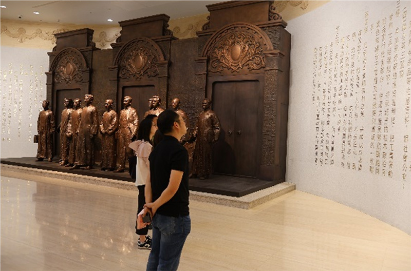 訪(fǎng)友憶昔，重走百年校史路