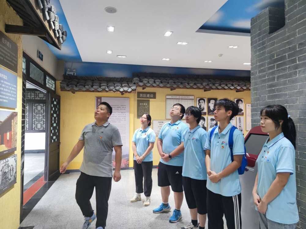 史策丹心六安魂，剛毅不屈獨(dú)山心