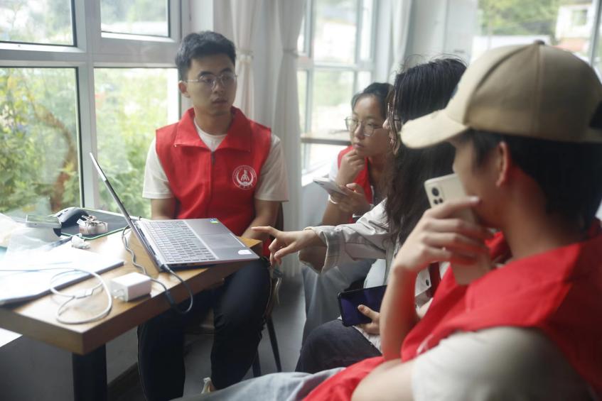 長安大學(xué)赴貴州畢節(jié)“渭愛育夢赴黔川·攜手啊嘎助振興”暑期社會實踐隊“家”有溫