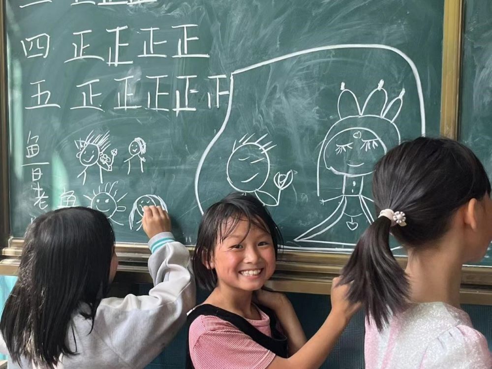 跨千里赴云南，只為赤子笑顏