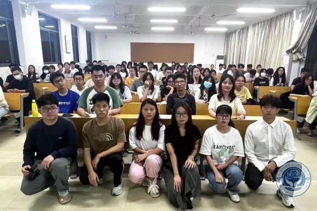 廣東科技學(xué)院青融志愿宣講——半紙潑墨染江山，妙筆丹青入眼新