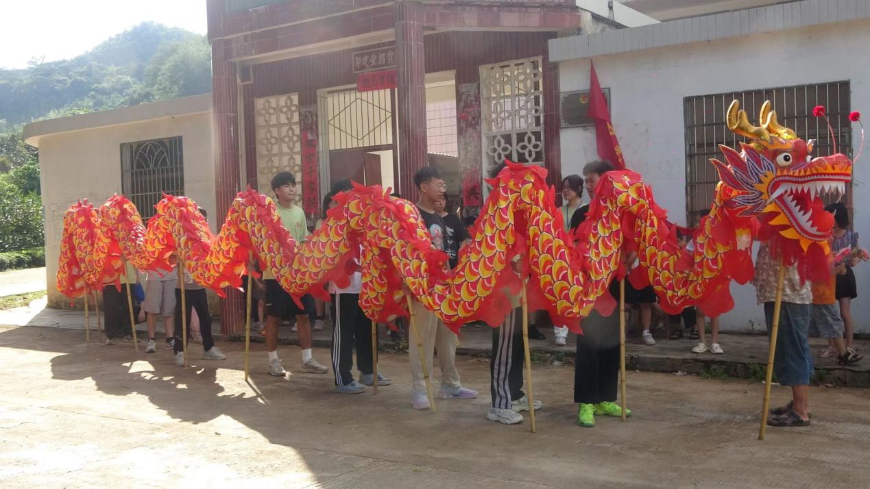 聆聽客韻回聲，賡續(xù)非遺血脈 ——華南師范大學(xué)柳夏星火暑期社會實(shí)踐服務(wù)隊(duì)“非遺客韻”系列課程通訊稿